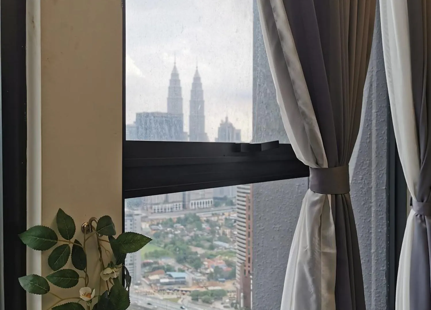 Apartment Expressionz Professional Suites By Aurora Summer Suites Kuala Lumpur Malaysia