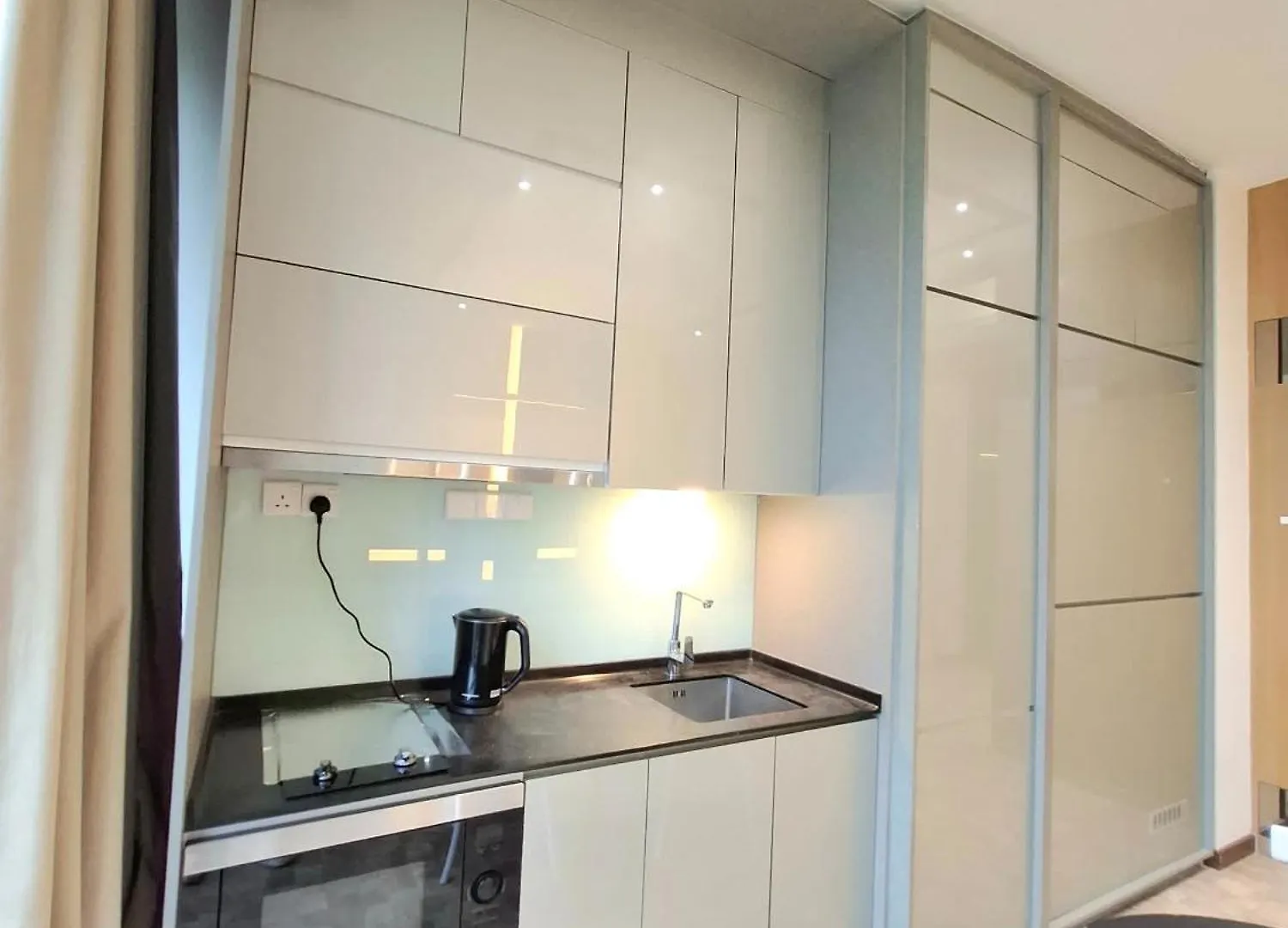 Expressionz Professional Suites By Aurora Summer Suites Kuala Lumpur
