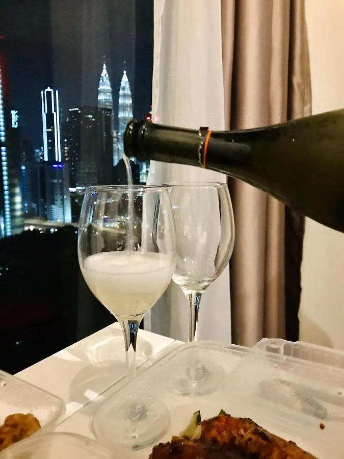 Expressionz Professional Suites By Aurora Summer Suites Kuala Lumpur
