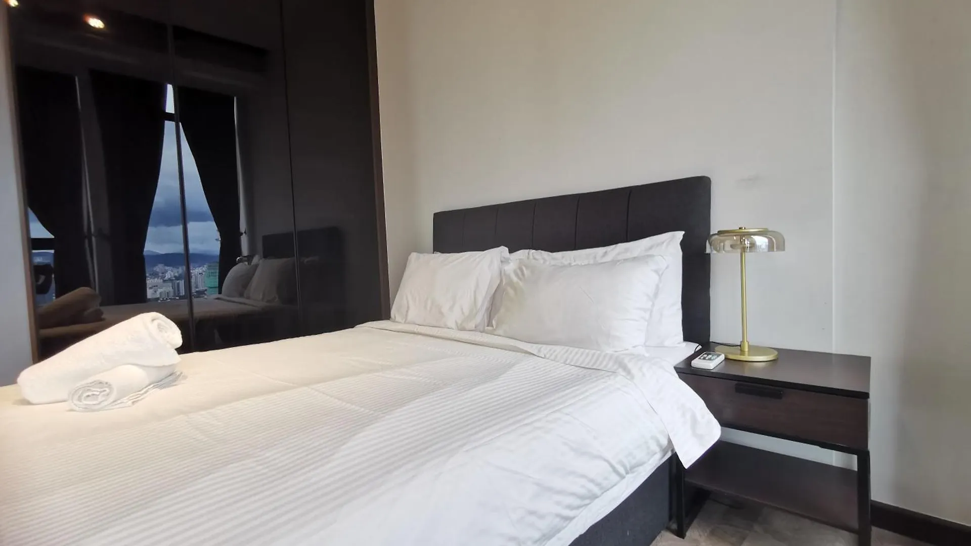 Expressionz Professional Suites By Aurora Summer Suites Kuala Lumpur